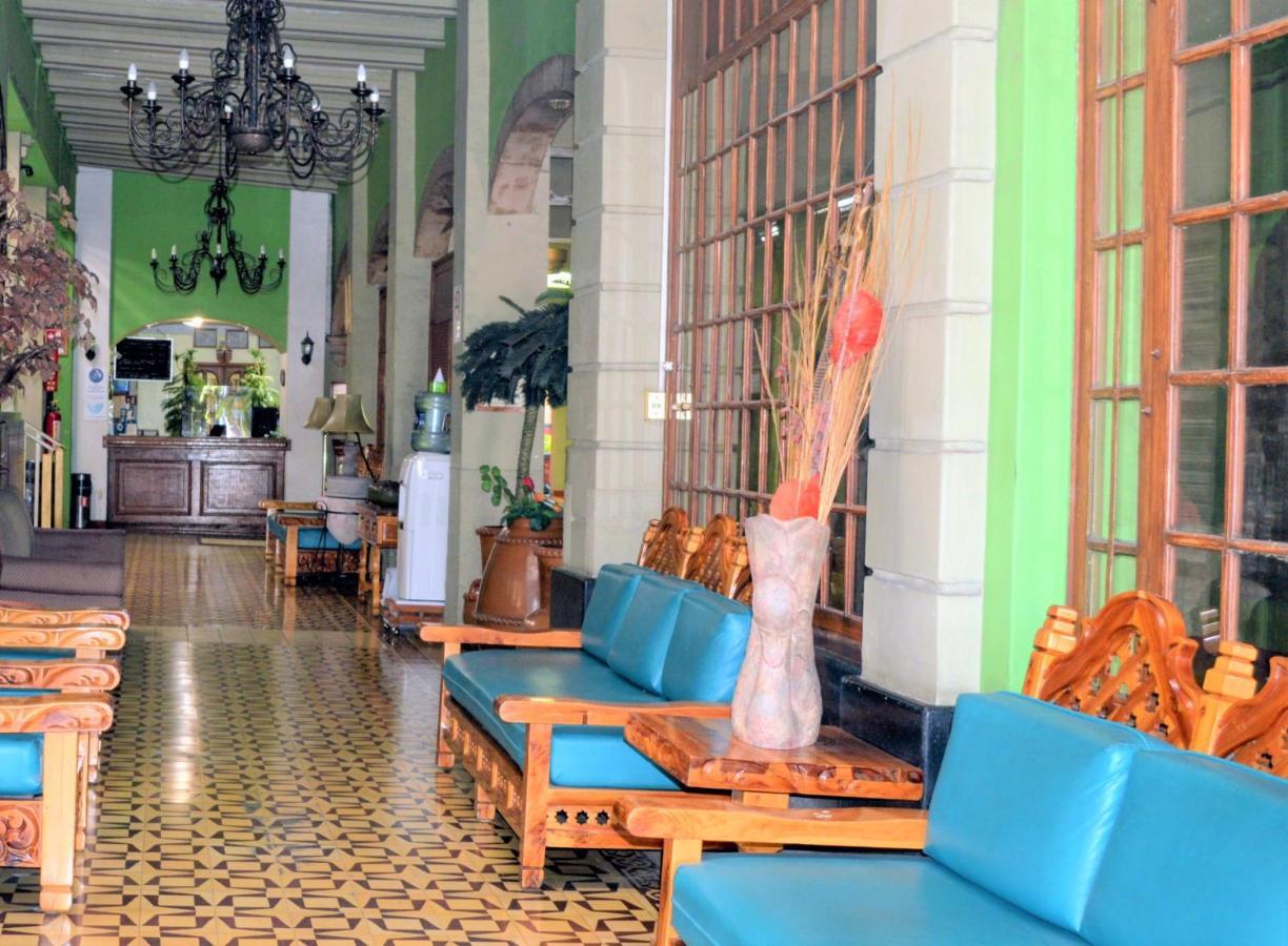 Hotel Colonial